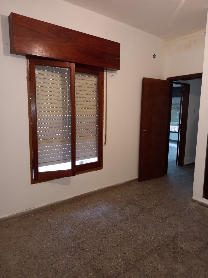 ALQUILO CASA INTERNA 2 DORM. B° YOFRE NORTE!!!!!
