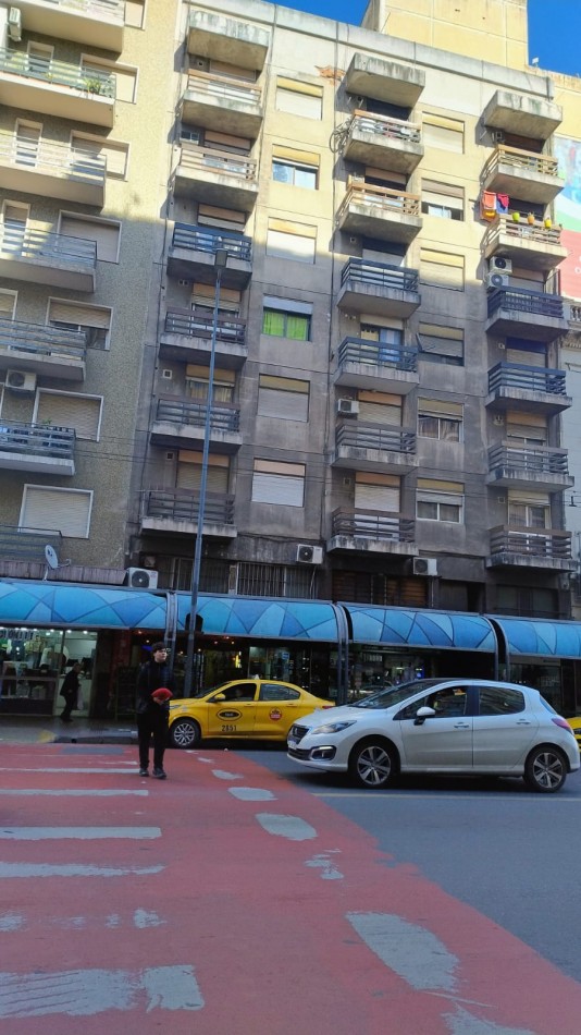 DPTO EN ALQUILER 1 DORM, FRENTE PLENO CENTRO DE LA CIUDAD!!!!